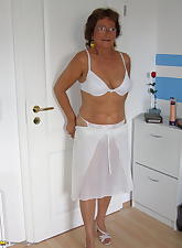 Hairy amateur housewife playing with her toy